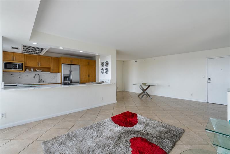 Image 14 of 31 For 2841 Ocean Blvd  1105