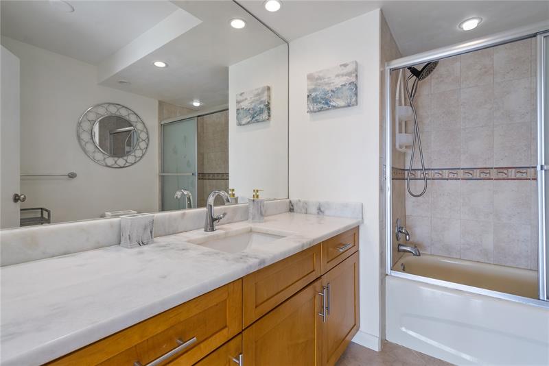 Image 18 of 31 For 2841 Ocean Blvd  1105