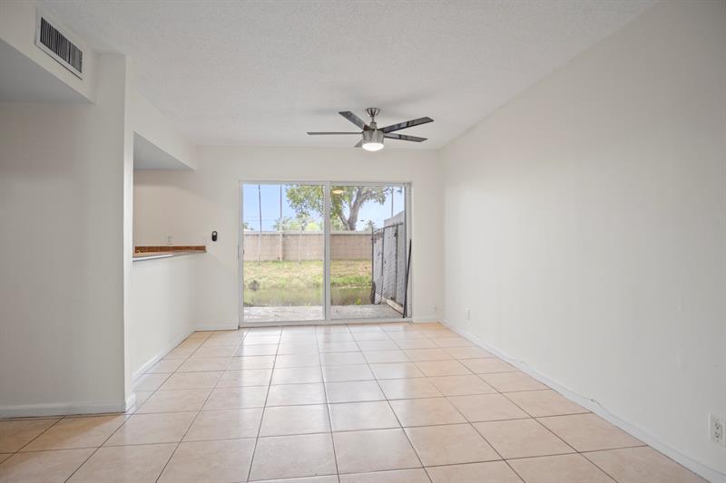 Image 10 of 27 For 6252 Highland Ct  6252