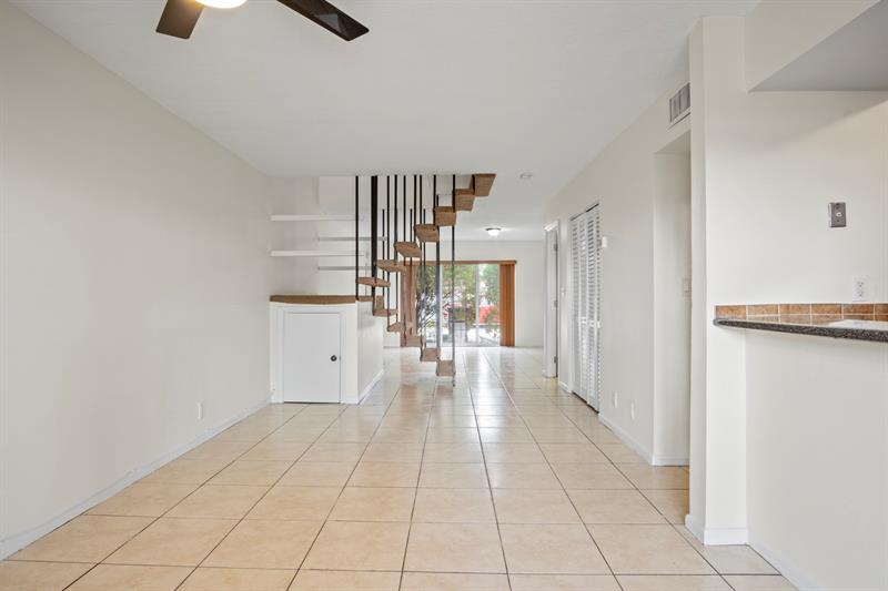 Image 12 of 27 For 6252 Highland Ct  6252