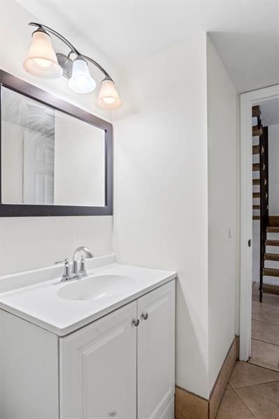 Image 13 of 27 For 6252 Highland Ct  6252
