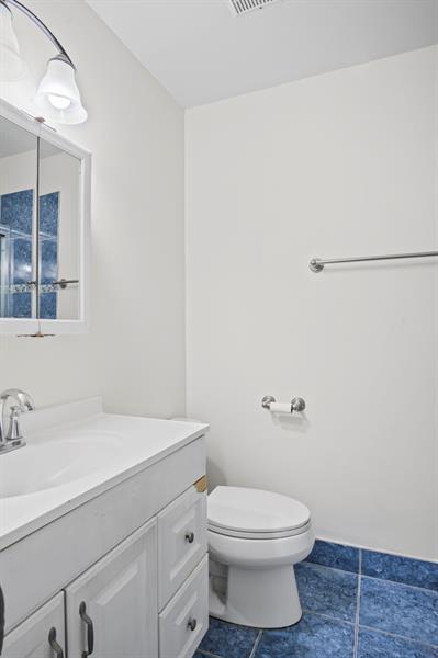 Image 19 of 27 For 6252 Highland Ct  6252