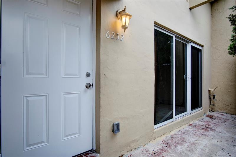 Image 3 of 27 For 6252 Highland Ct  6252