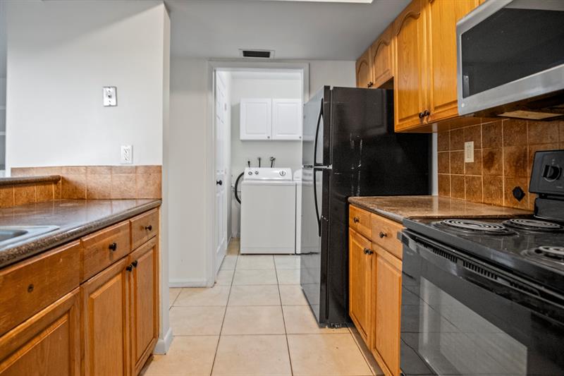 Image 7 of 27 For 6252 Highland Ct  6252