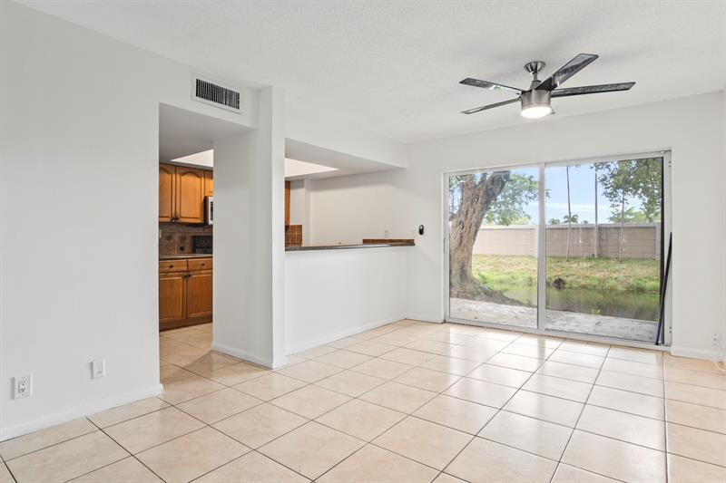 Image 9 of 27 For 6252 Highland Ct  6252