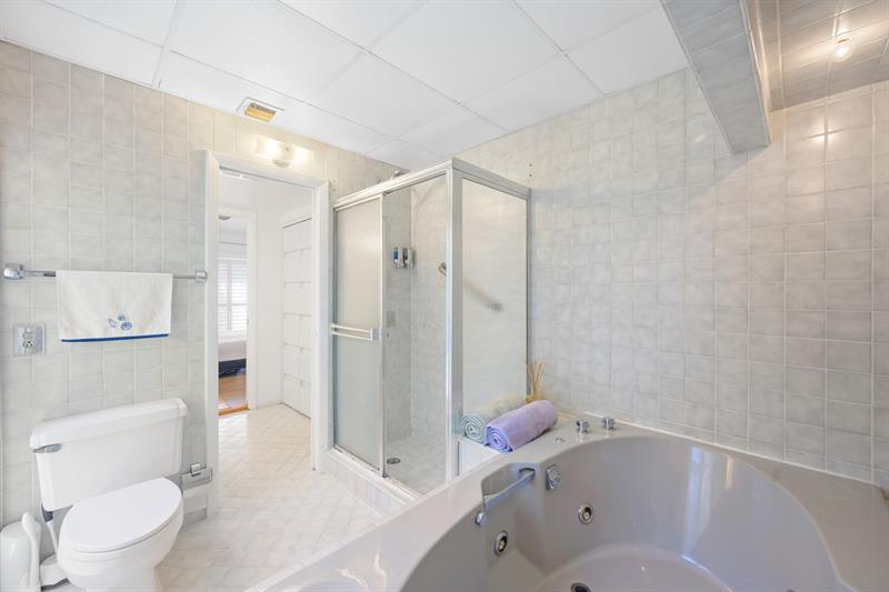 Image 16 of 30 For 10115 Calusa Club Dr