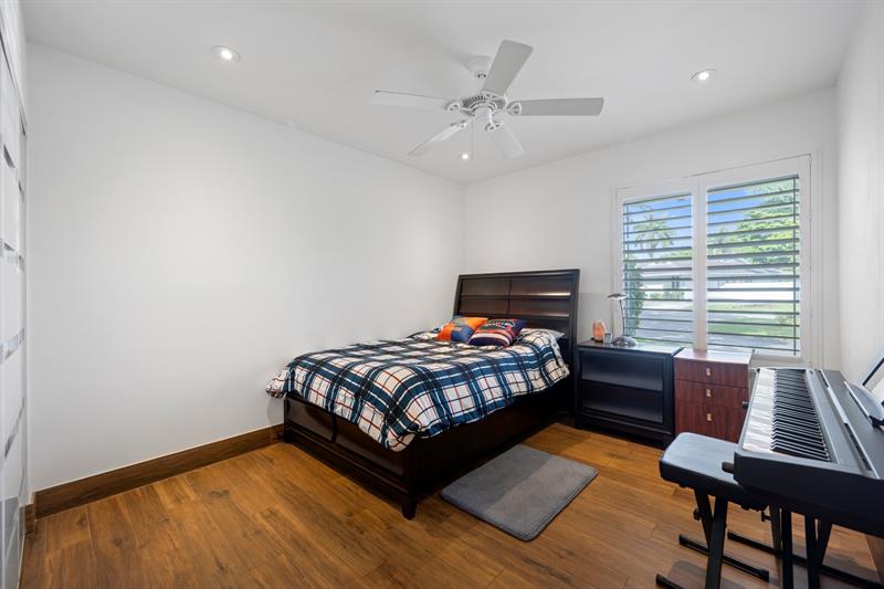 Image 18 of 30 For 10115 Calusa Club Dr