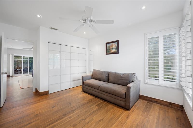 Image 21 of 30 For 10115 Calusa Club Dr