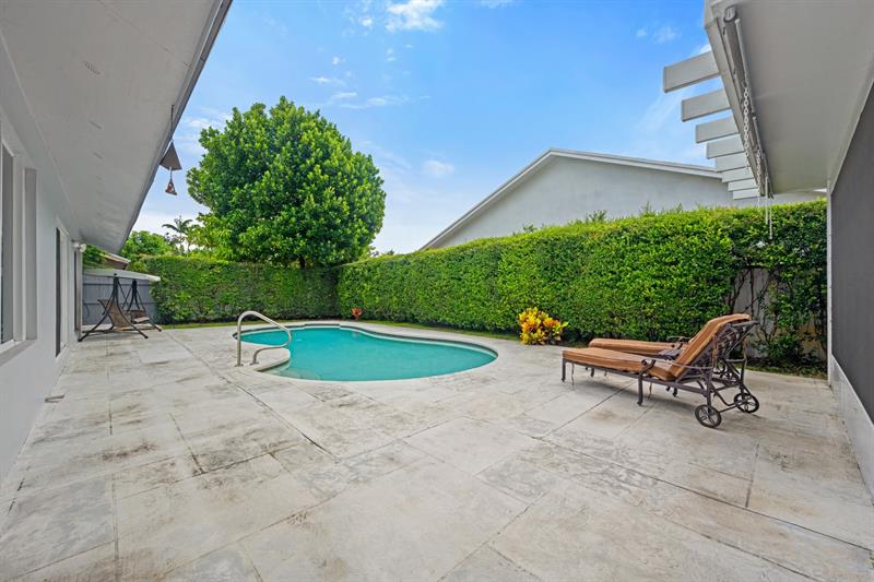 Image 26 of 30 For 10115 Calusa Club Dr
