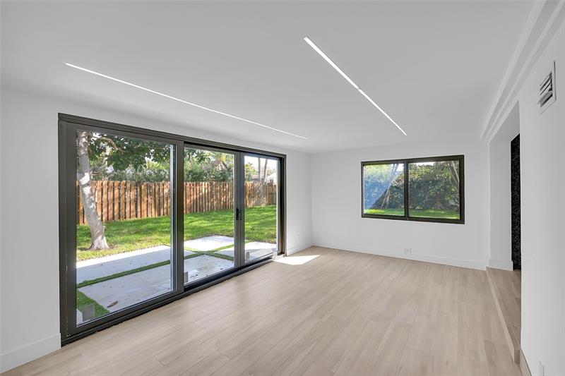 Image 13 of 23 For 1257 4th St  