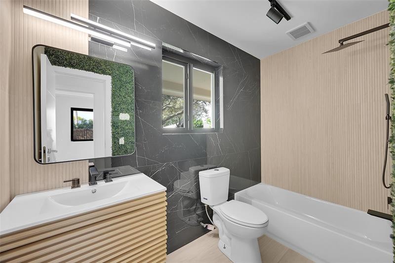 Image 22 of 23 For 1257 4th St  
