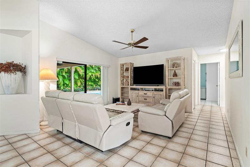 Image 15 of 32 For 11848 2nd Ct