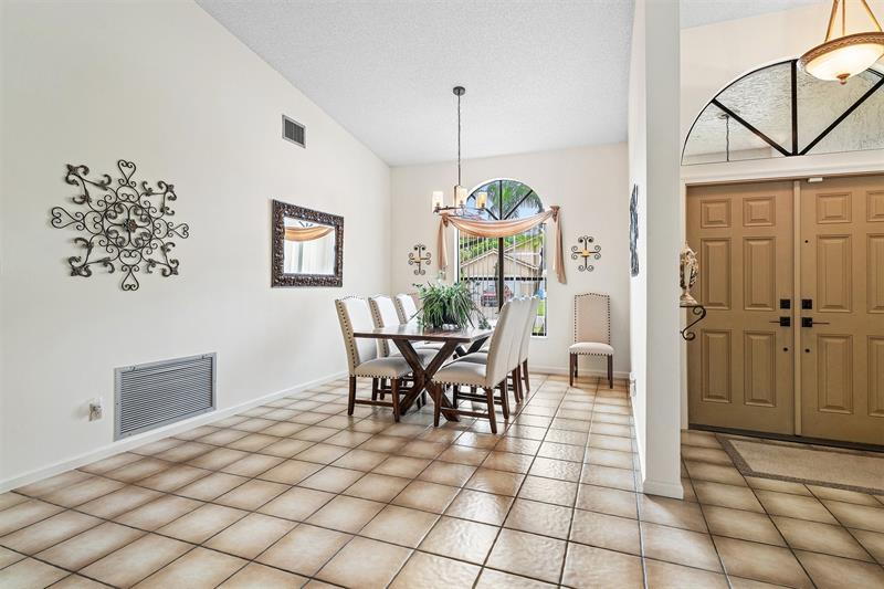 Image 9 of 32 For 11848 2nd Ct