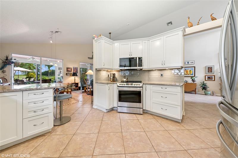 Image 13 of 31 For 11709 Highland Pl