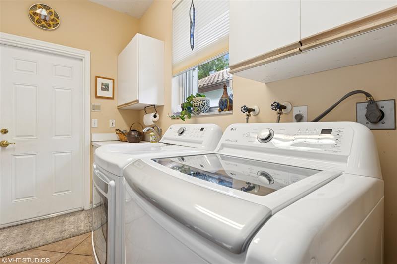 Image 14 of 31 For 11709 Highland Pl