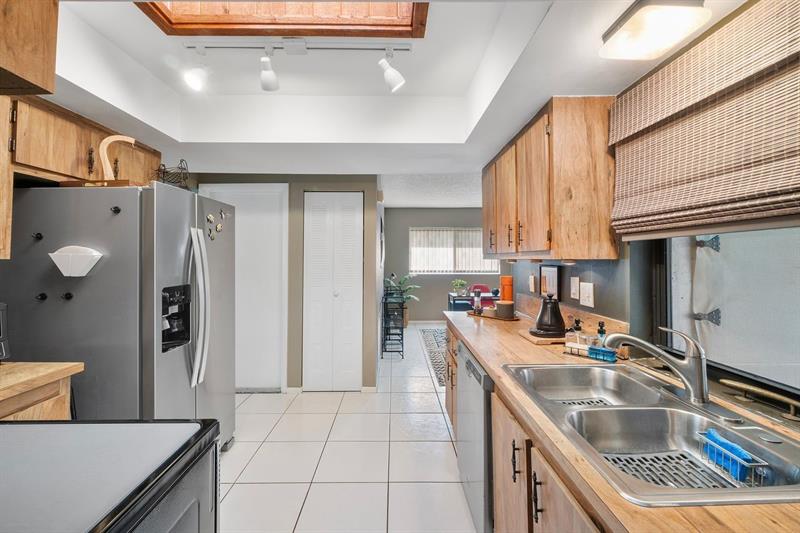 Image 11 of 32 For 6334 Winding Brooke Way