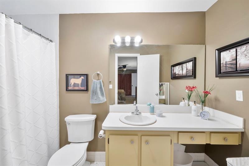 Image 17 of 32 For 6334 Winding Brooke Way