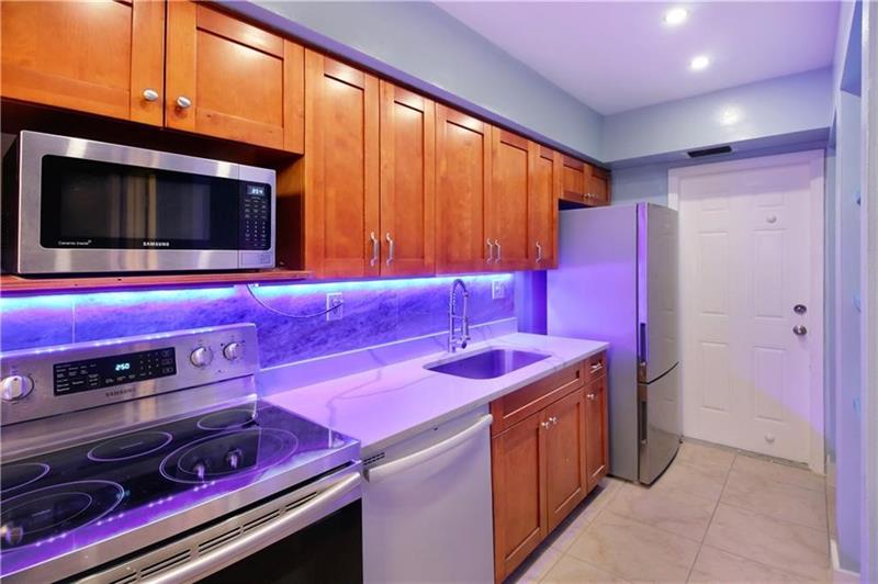 Image 5 of 31 For 4087 Coral Springs Dr  2