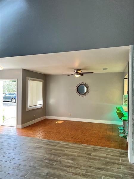 Image 25 of 29 For 3947 Coral Springs Dr  22