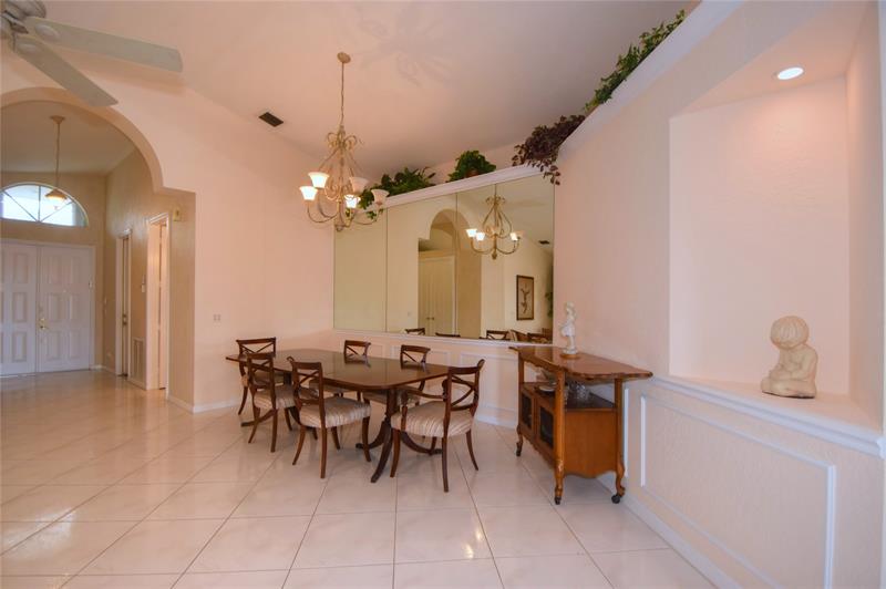 Image 11 of 59 For 10254 Utopia Cir W