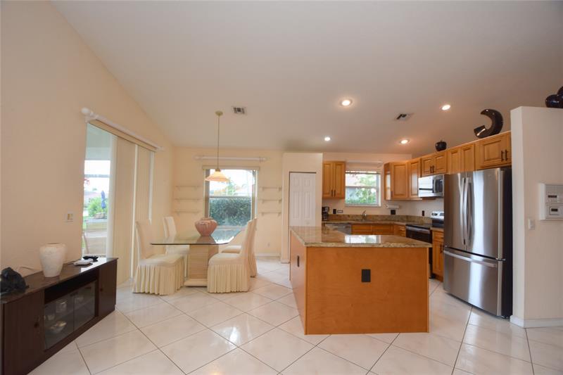 Image 15 of 59 For 10254 Utopia Cir W