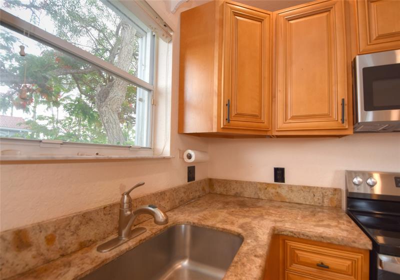 Image 17 of 59 For 10254 Utopia Cir W