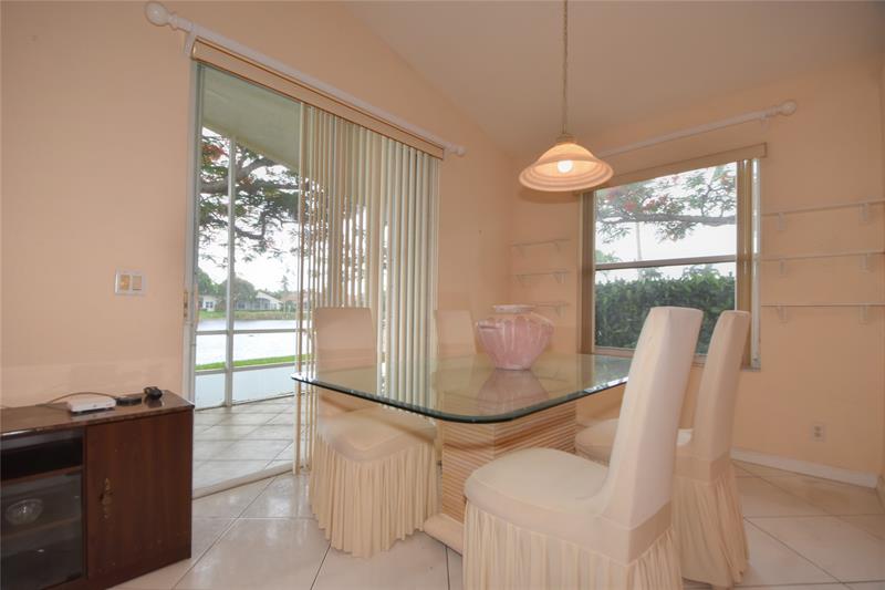 Image 18 of 59 For 10254 Utopia Cir W