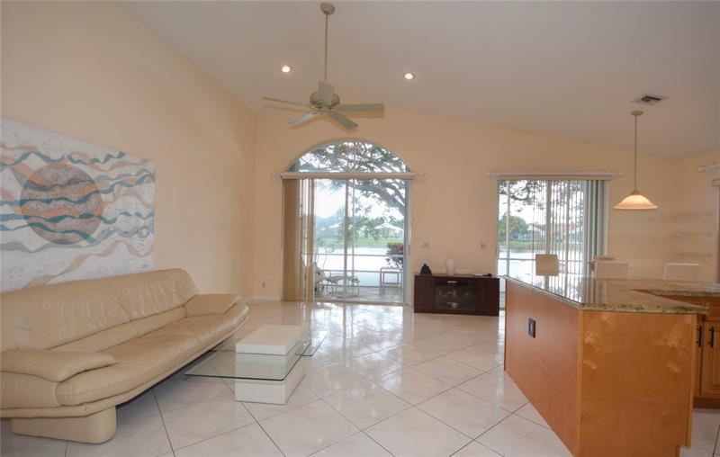Image 22 of 59 For 10254 Utopia Cir W