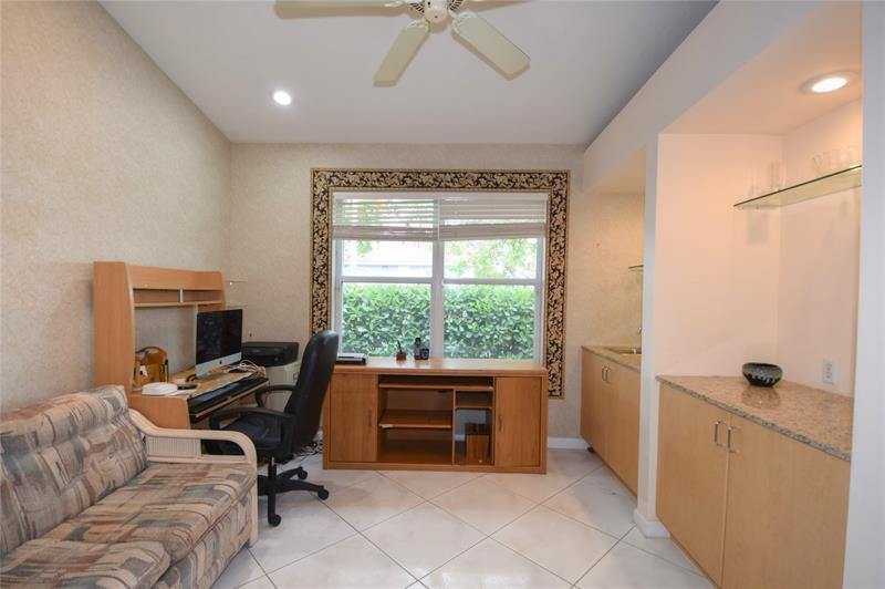 Image 39 of 59 For 10254 Utopia Cir W