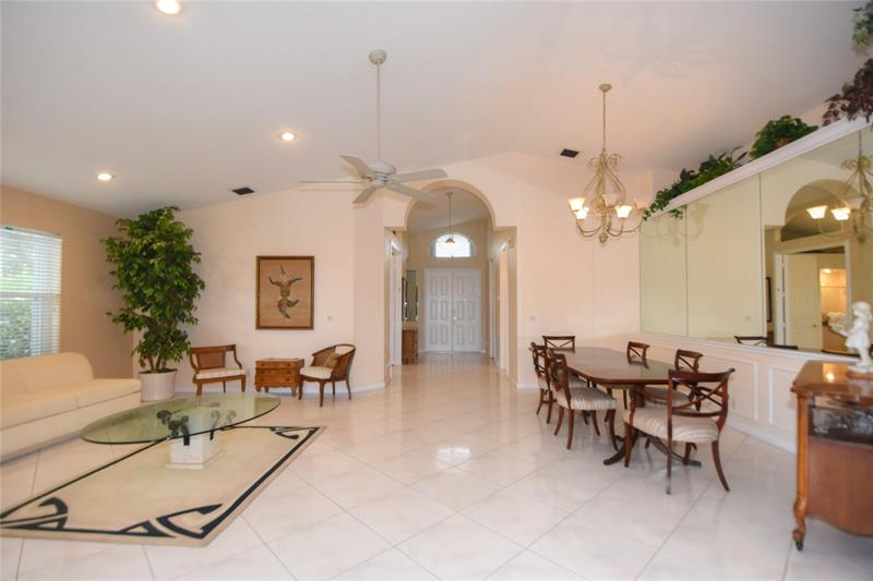 Image 5 of 59 For 10254 Utopia Cir W