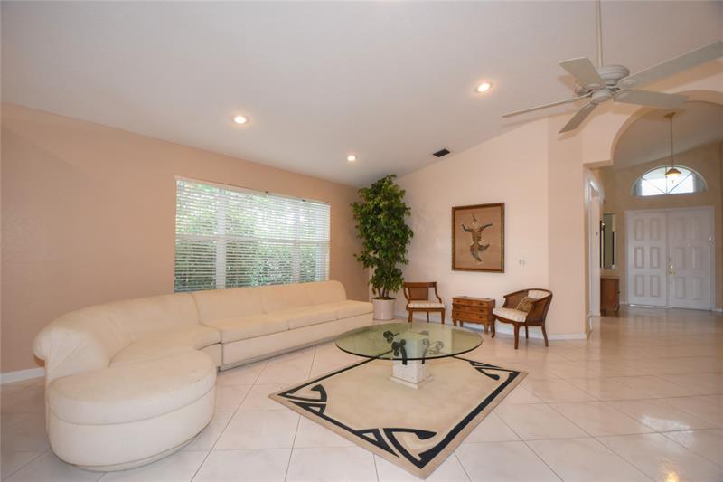 Image 6 of 59 For 10254 Utopia Cir W