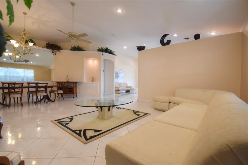 Image 9 of 59 For 10254 Utopia Cir W