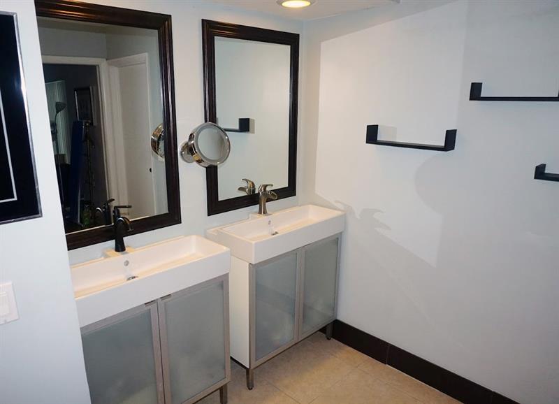 Image 6 of 6 For 4802 Queen Palm Ln