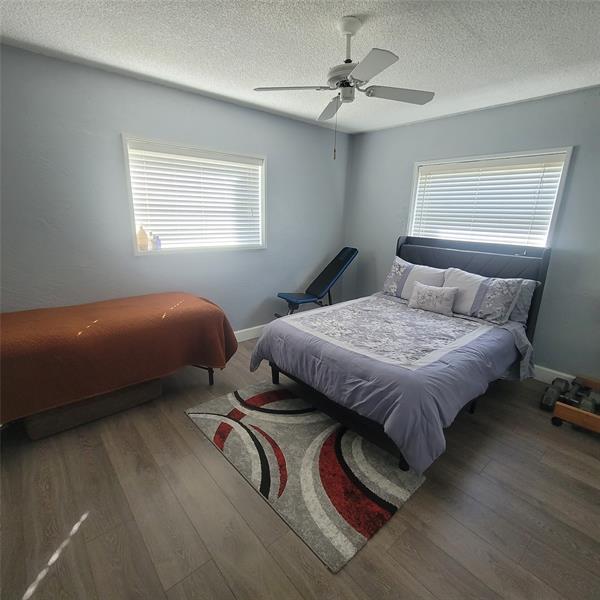 Image 7 of 19 For 9407 70th Pl