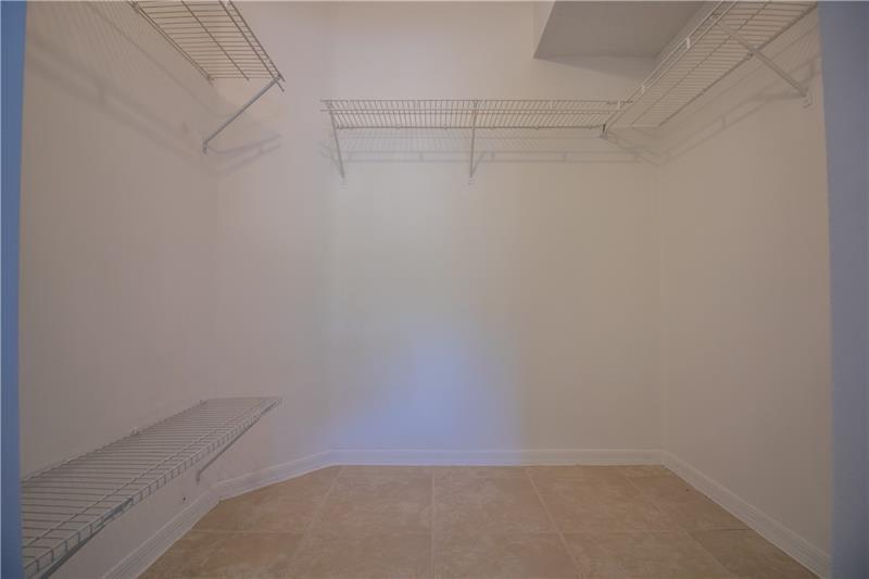 Image 11 of 32 For 5045 Wiles Rd  205
