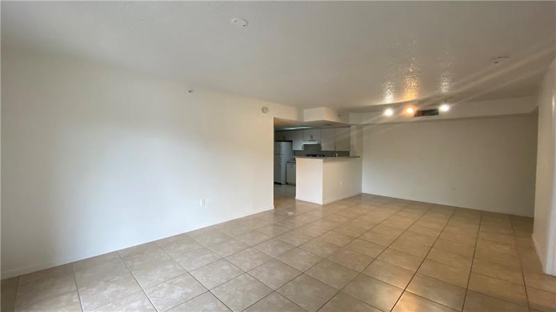 Image 4 of 32 For 5045 Wiles Rd  205