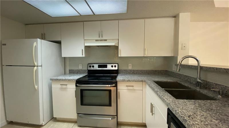 Image 6 of 32 For 5045 Wiles Rd  205