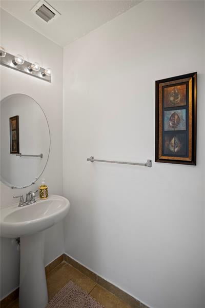 Image 11 of 63 For 450 Greensboro Way