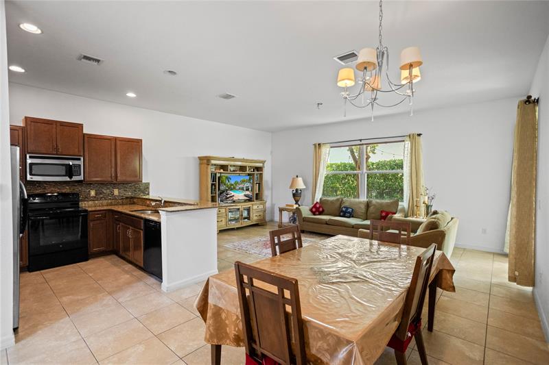 Image 14 of 63 For 450 Greensboro Way