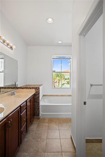 Image 42 of 63 For 450 Greensboro Way