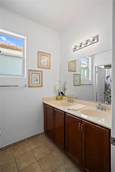 Image 50 of 63 For 450 Greensboro Way