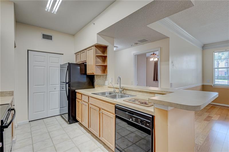 Image 11 of 44 For 9833 Baywinds Dr  7102