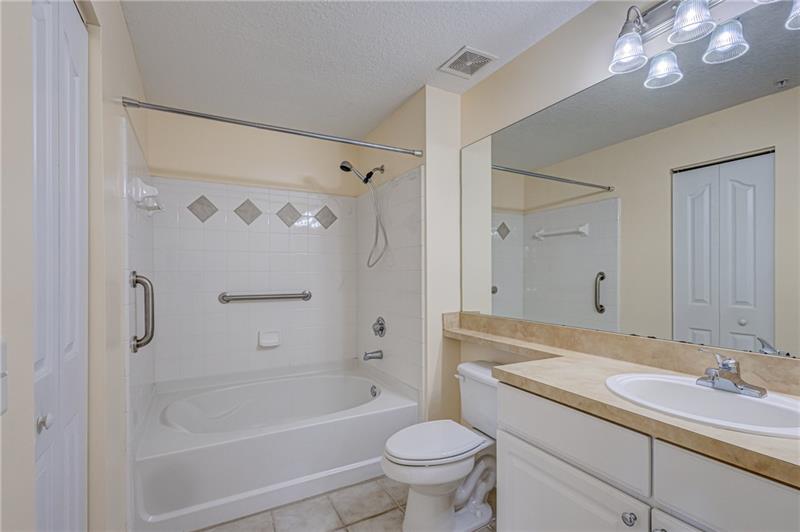 Image 28 of 44 For 9833 Baywinds Dr  7102