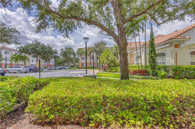 Image 35 of 44 For 9833 Baywinds Dr  7102