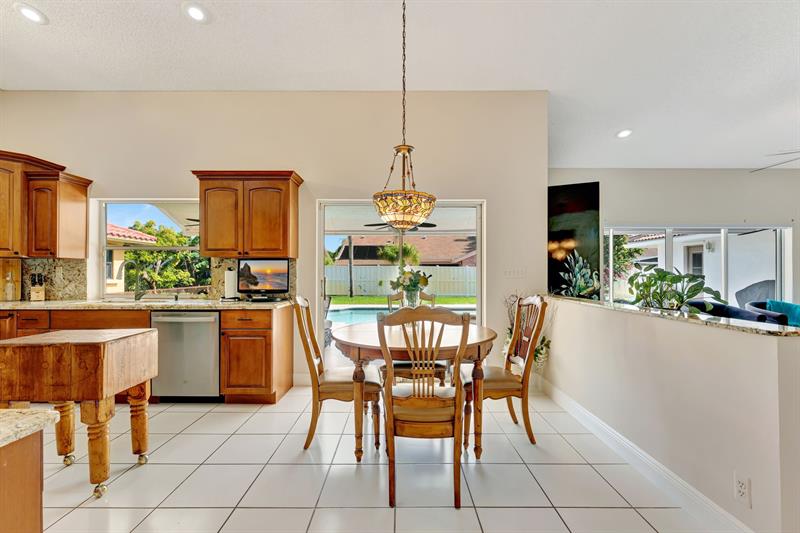 Image 14 of 39 For 9955 52nd St