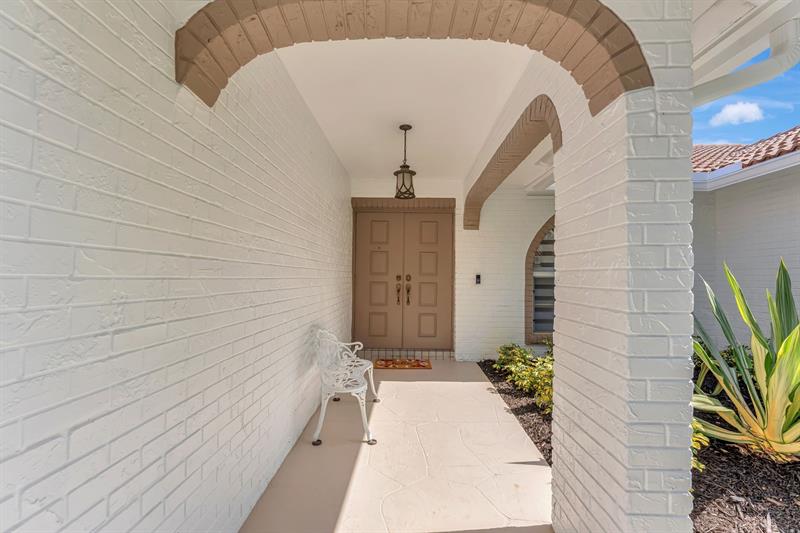 Image 4 of 39 For 9955 52nd St