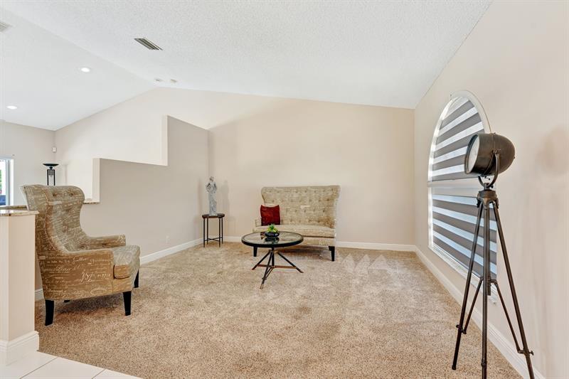 Image 6 of 39 For 9955 52nd St