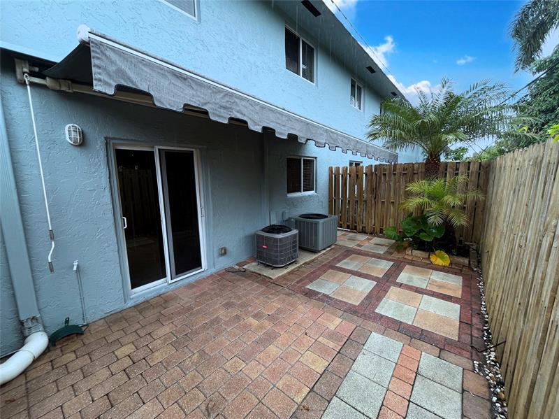 Image 19 of 71 For 1460 18th St  104