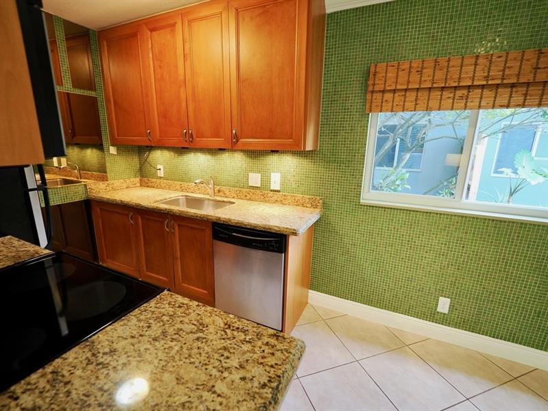 Image 3 of 71 For 1460 18th St  104