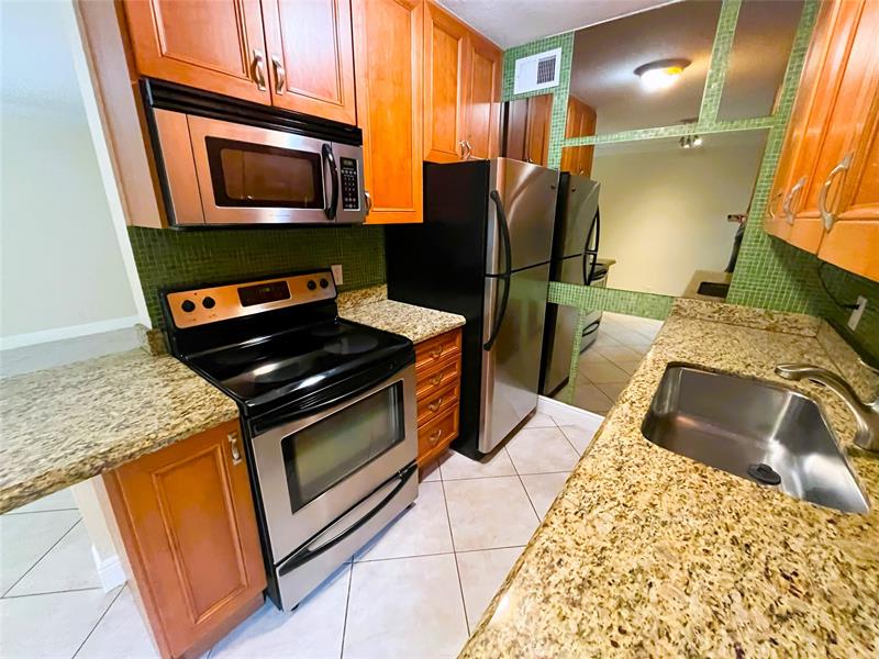 Image 5 of 71 For 1460 18th St  104